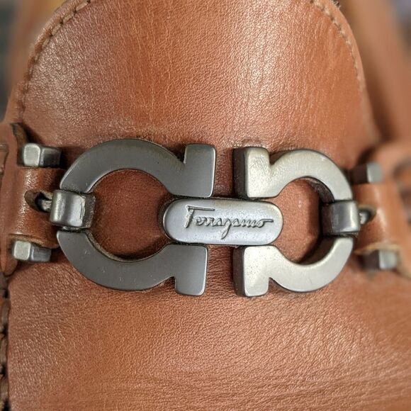 Salvatore Ferragamo Gancini Moccasin Loafers - Size 8.5 (2A) - Picture 9 of 10